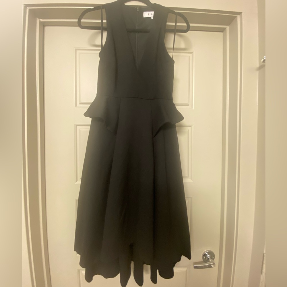 Elliatt Rapture Dress - Picture 7 of 9